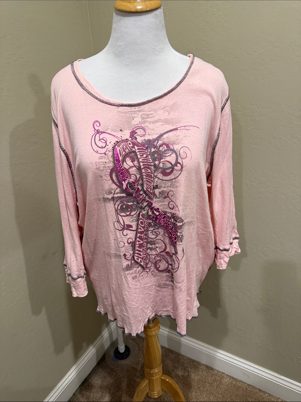 Women's Light Pink Long-Sleeve Scoop Neck Graphic Tee